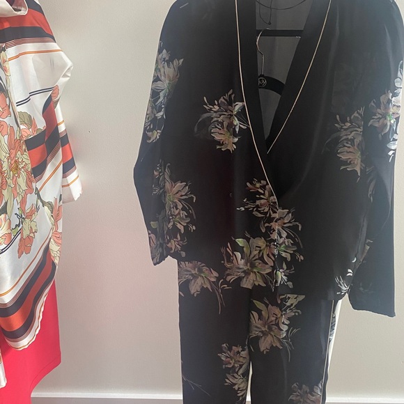 Black Floral Print Wrap Blouse - Picture 3 of 3